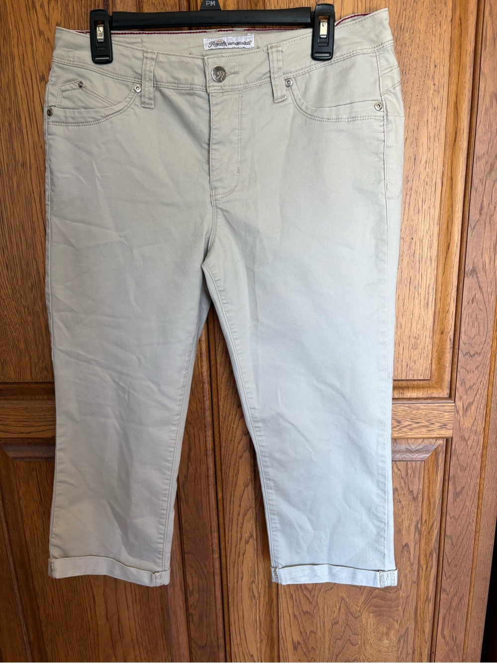 Royalty For Me Beige women’s Capri Chinos size 12
